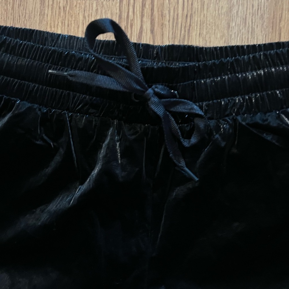 ZYIA Shorts - Picture 5 of 8